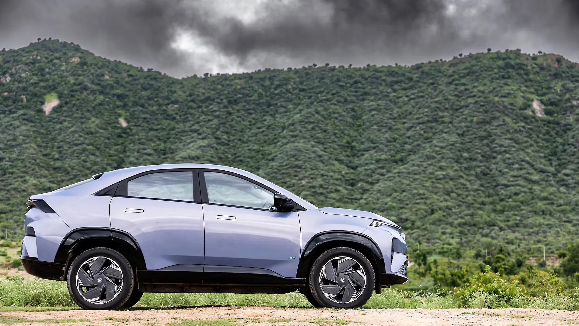 Tata Curvv EV side view